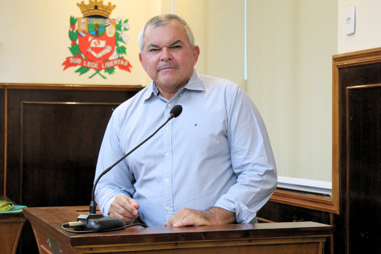 Vereador Leandro Nacimbeni solicita ao Executivo Municipal possibilidade de concessão de abono de um dia de falta ao servidor público no dia de seu aniversário