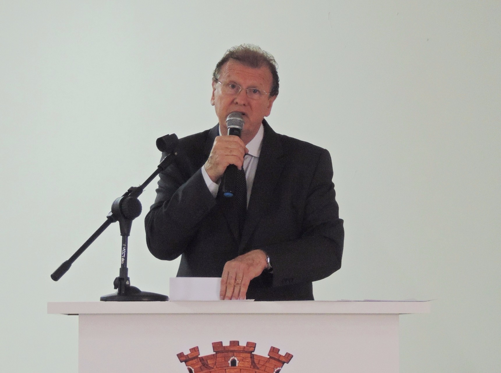 Vereador Roberto Melchiori solicita ao Executivo renovação da frota de veículos municipais