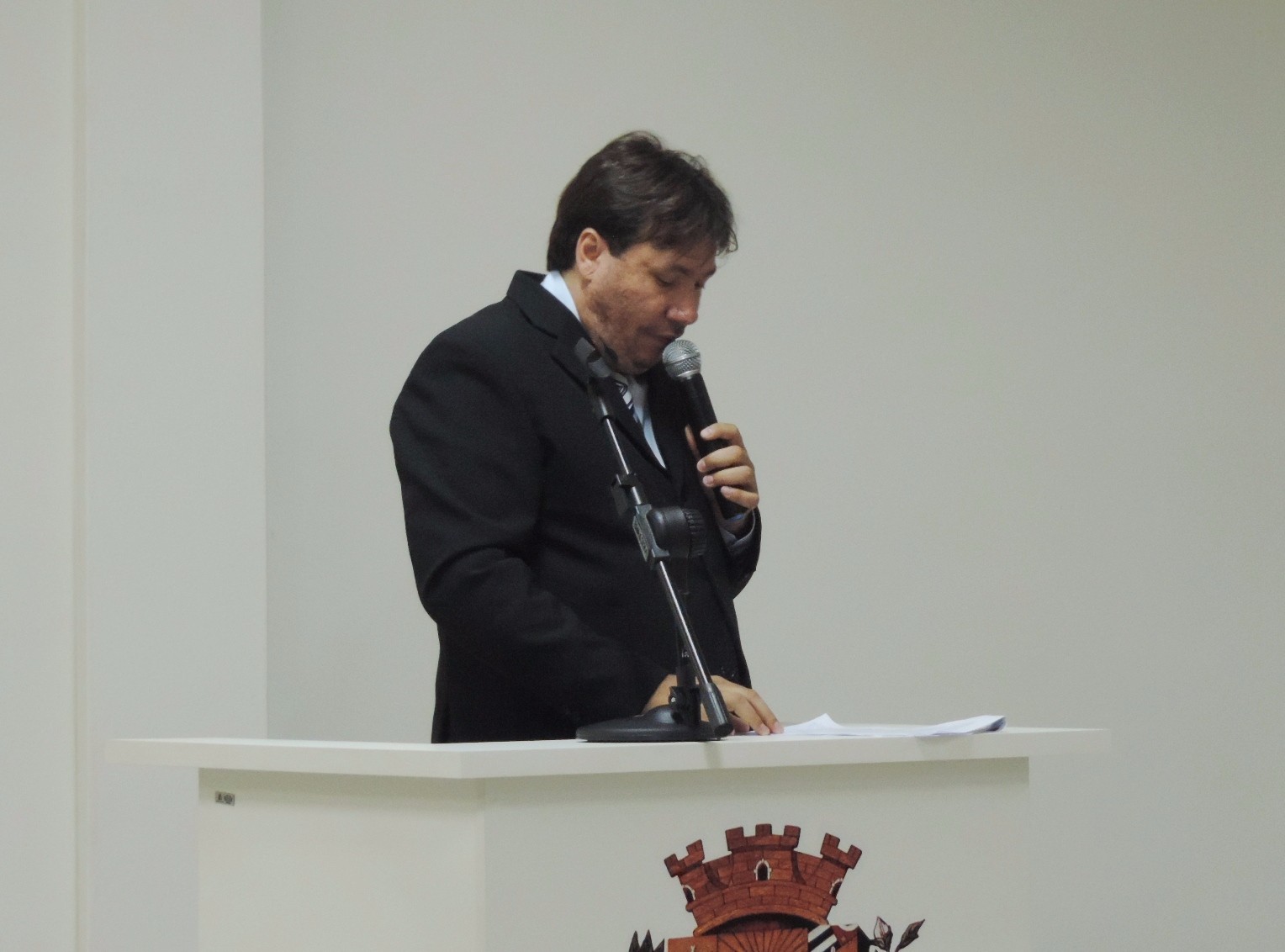 Vereador Douglas Alex apresenta Moção de Aplausos ao jovem Richiery Cinciarelli Sarracine