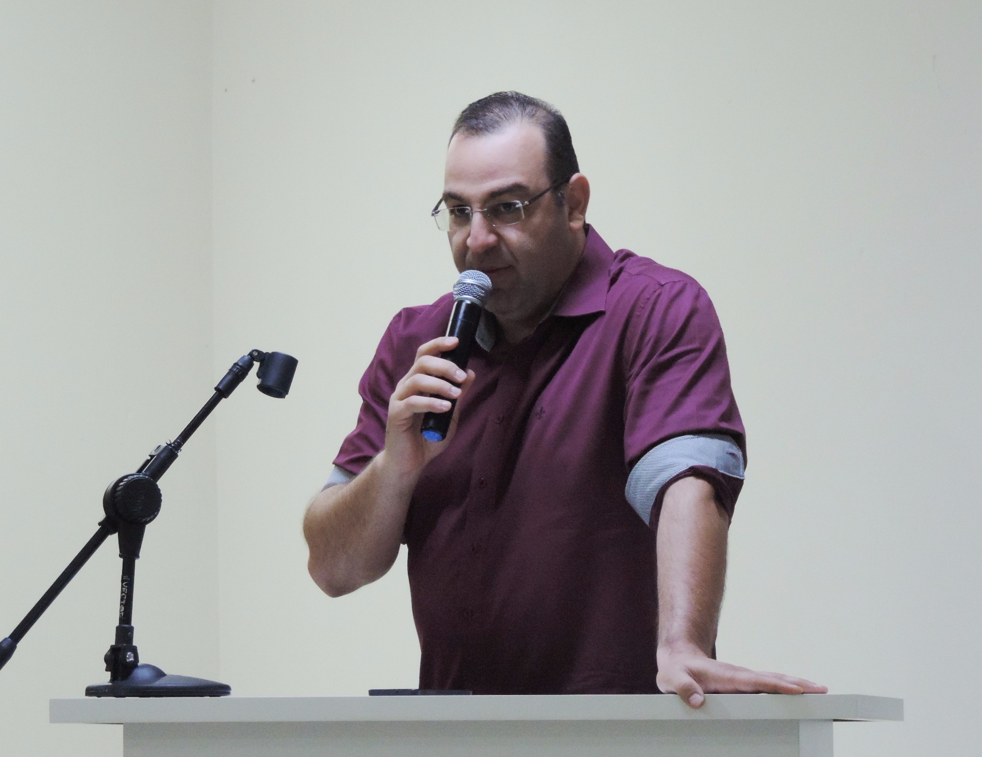 Vereador Amilcar Raphe apresenta Moção de Aplausos a Carlos Eduardo Valeo e Edmaira Missay Komorizono Braga Valeo