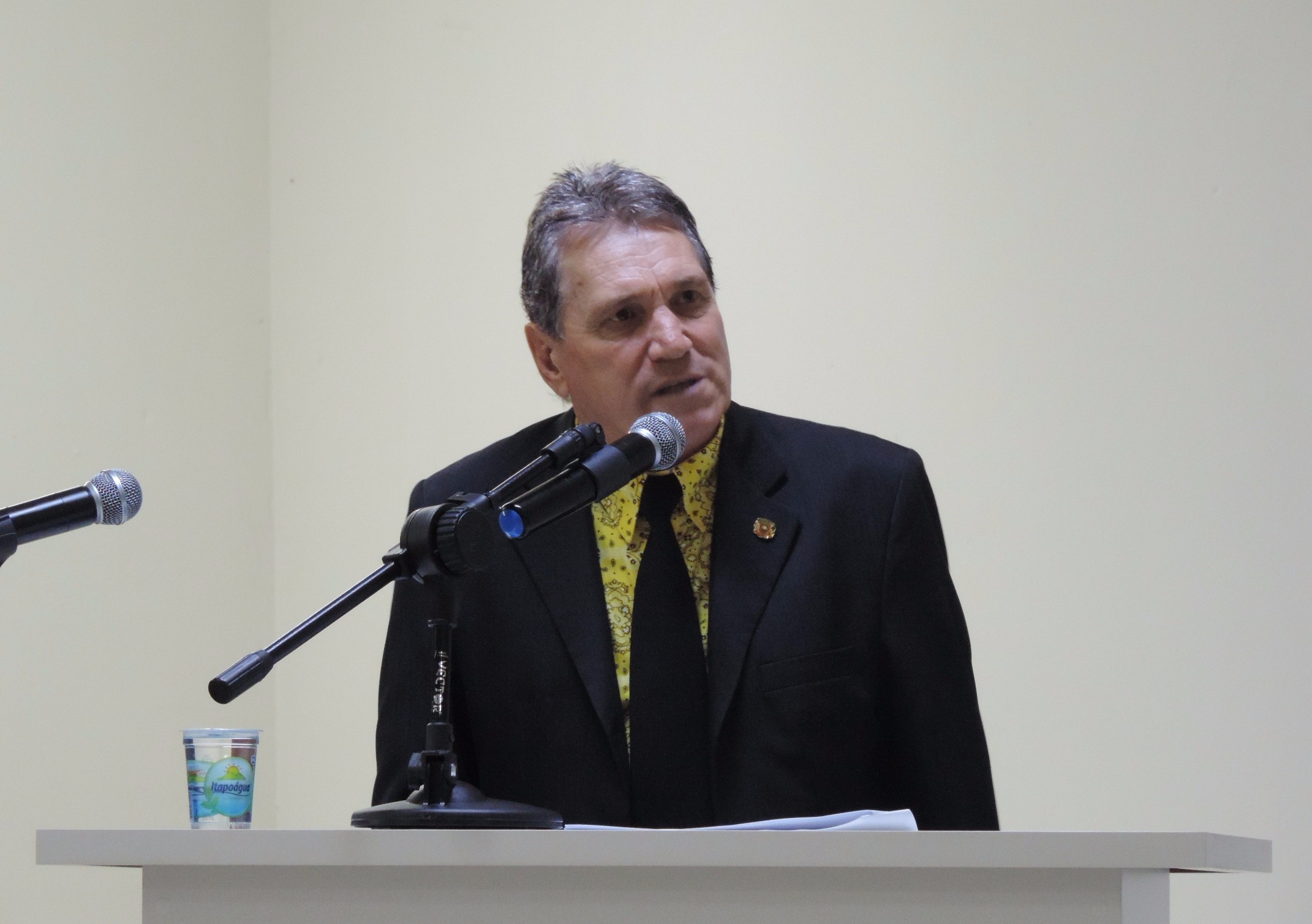 Vereador Nelsinho Luiz solicita ao Executivo canalização do Córrego da Estiva defronte ao supermercado Big Mart