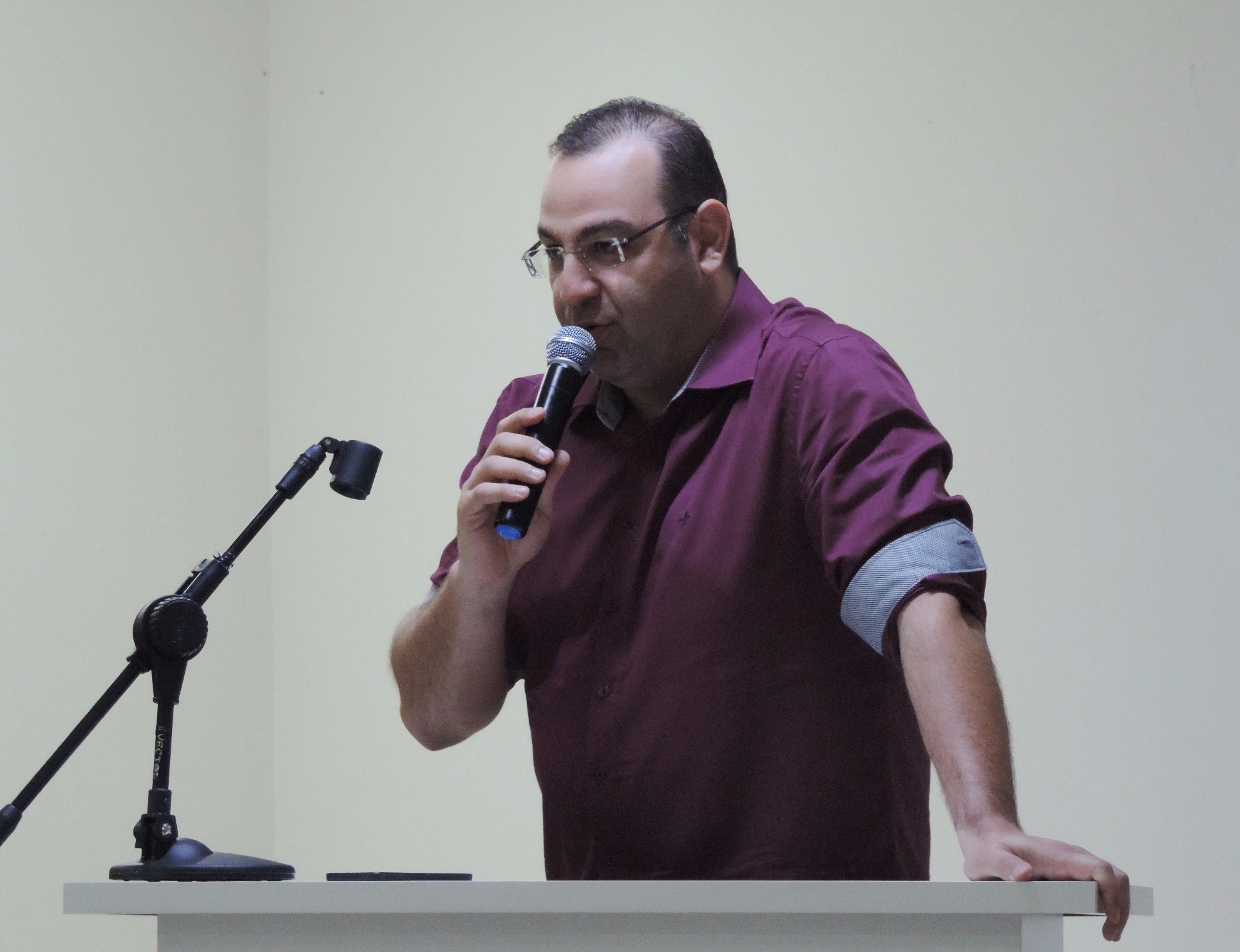 Vereador Amilcar Raphe solicita ao Executivo informações sobre obra de recape de vias no Centro