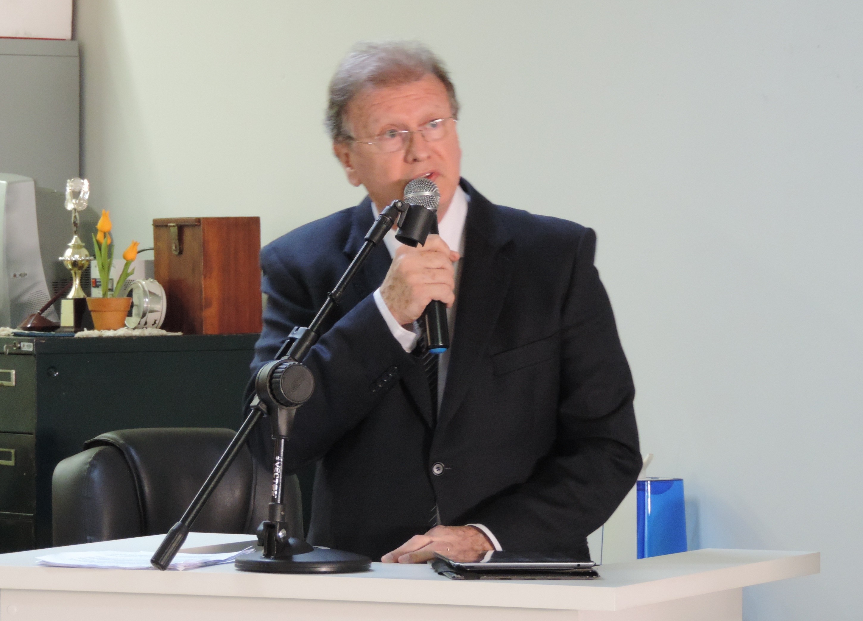 Vereador Roberto Melchiori solicita ao Executivo recape da Estrada Vicinal "Anita Barbosa Ramazzini"