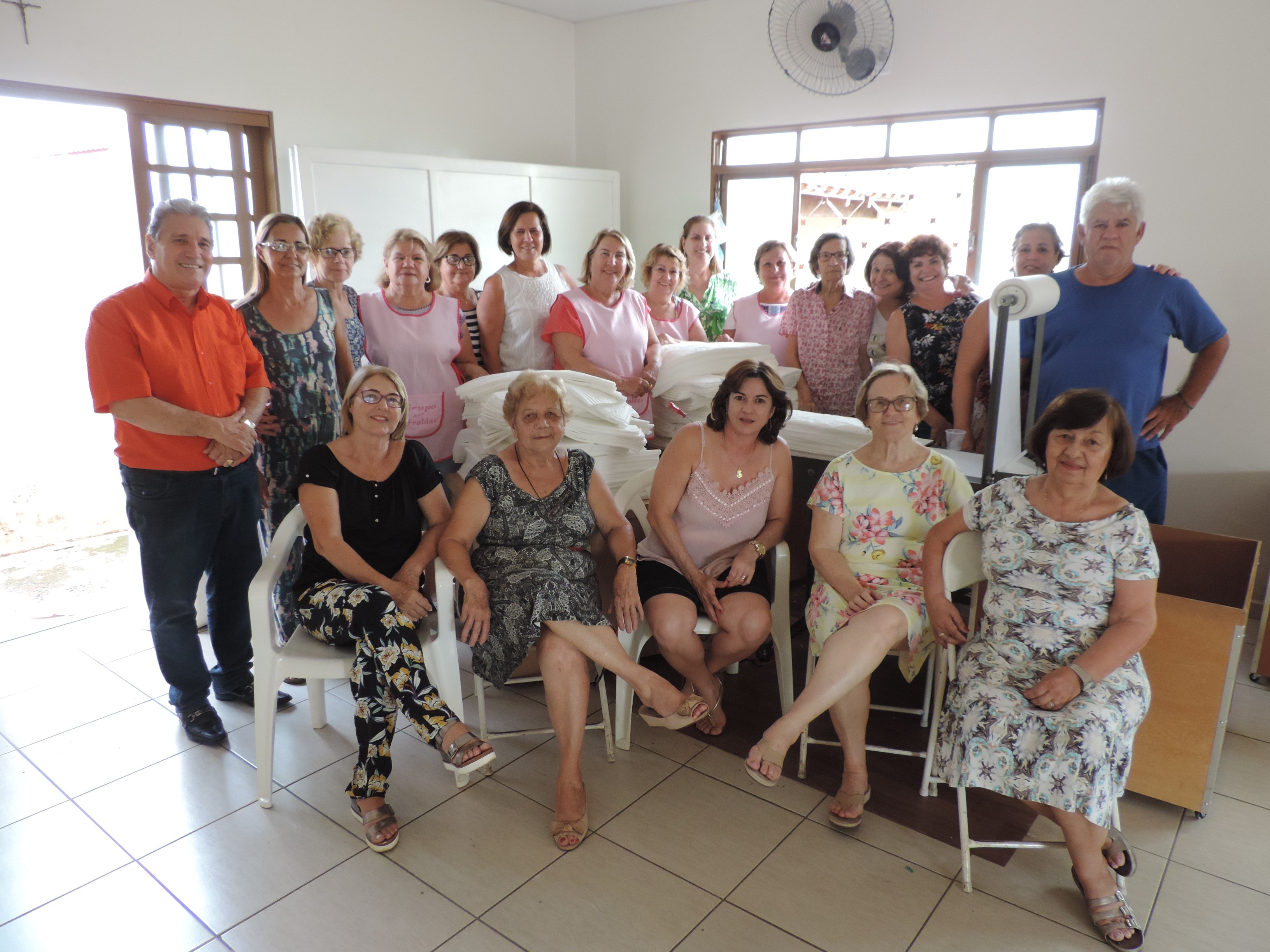 Vereadores solicitam a empresas doações de matéria prima para confecção de fradas pelo "Projeto Fraldão"