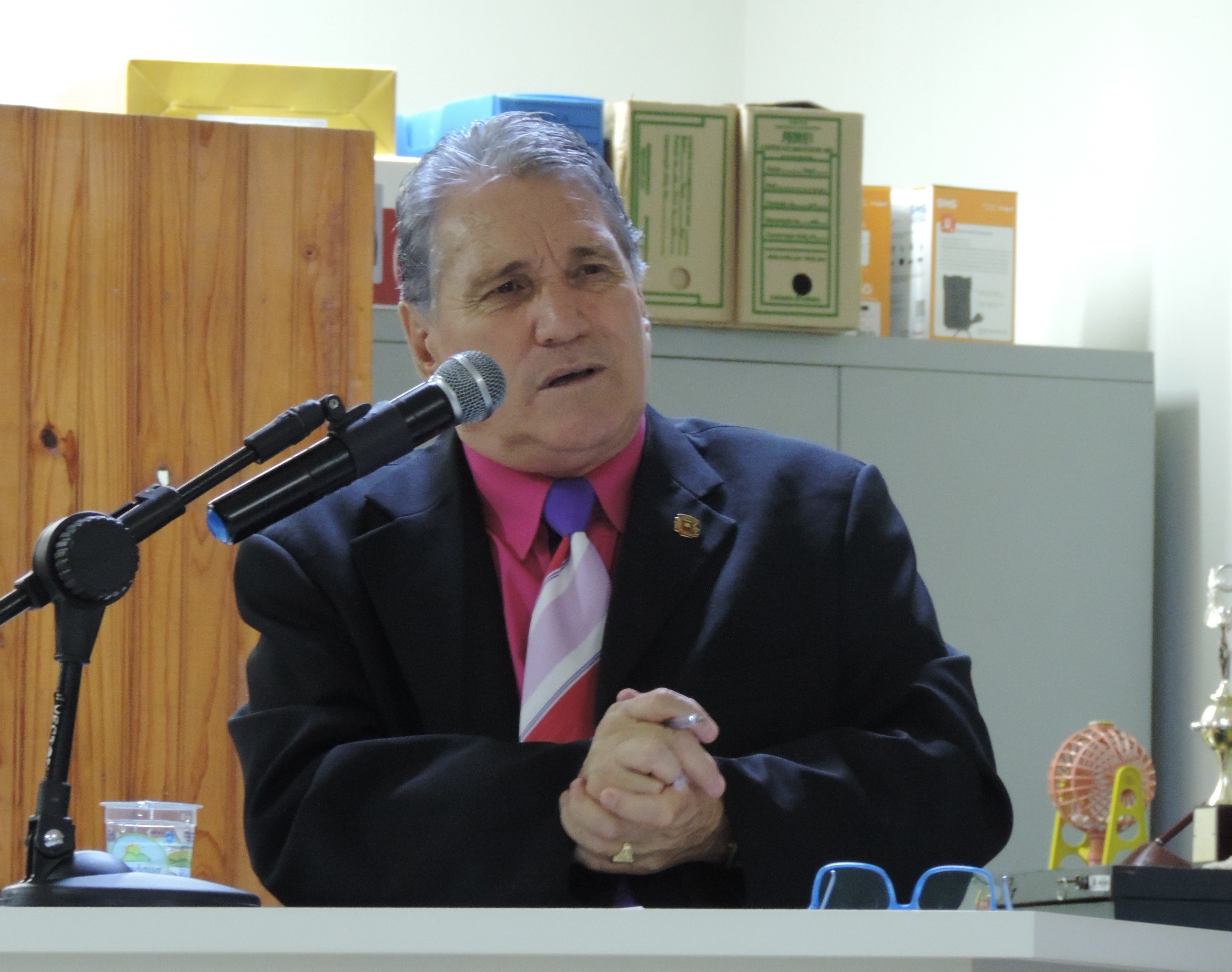 Vereador Nelsinho Luiz solicita ao Executivo sinalização de via do Jardim Itapuã