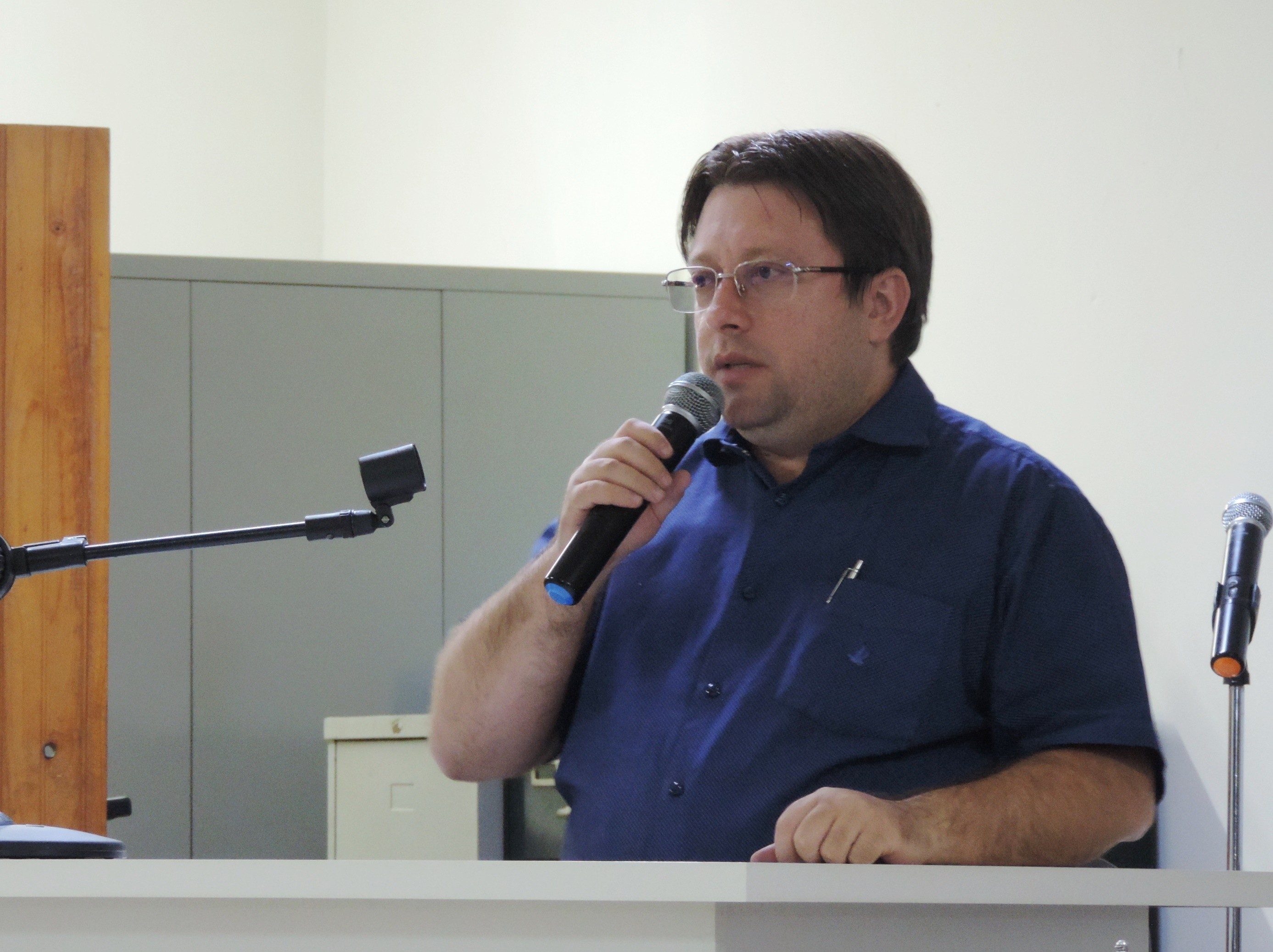 Vereador Leandro Lança solicita à empresa Vivo disponibilização de linha de telefonia fixa, acesso à internet e telefone público no Residencial Morada do Taquaral