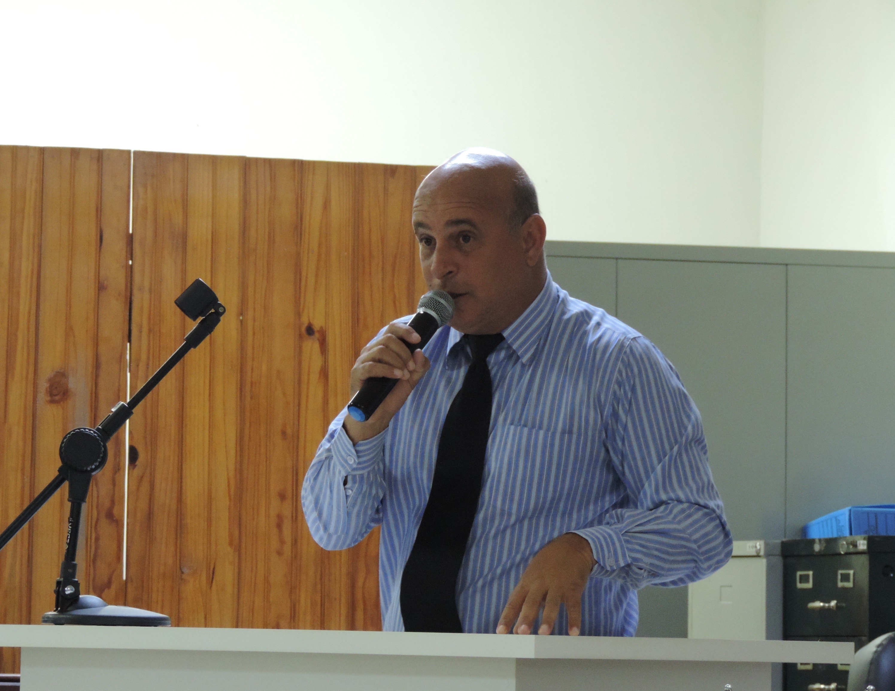 Vereador Ideval do Sinserp concede Título de "Cidadão Benemérito de Novo Horizonte" a Antônio Carlos Torres