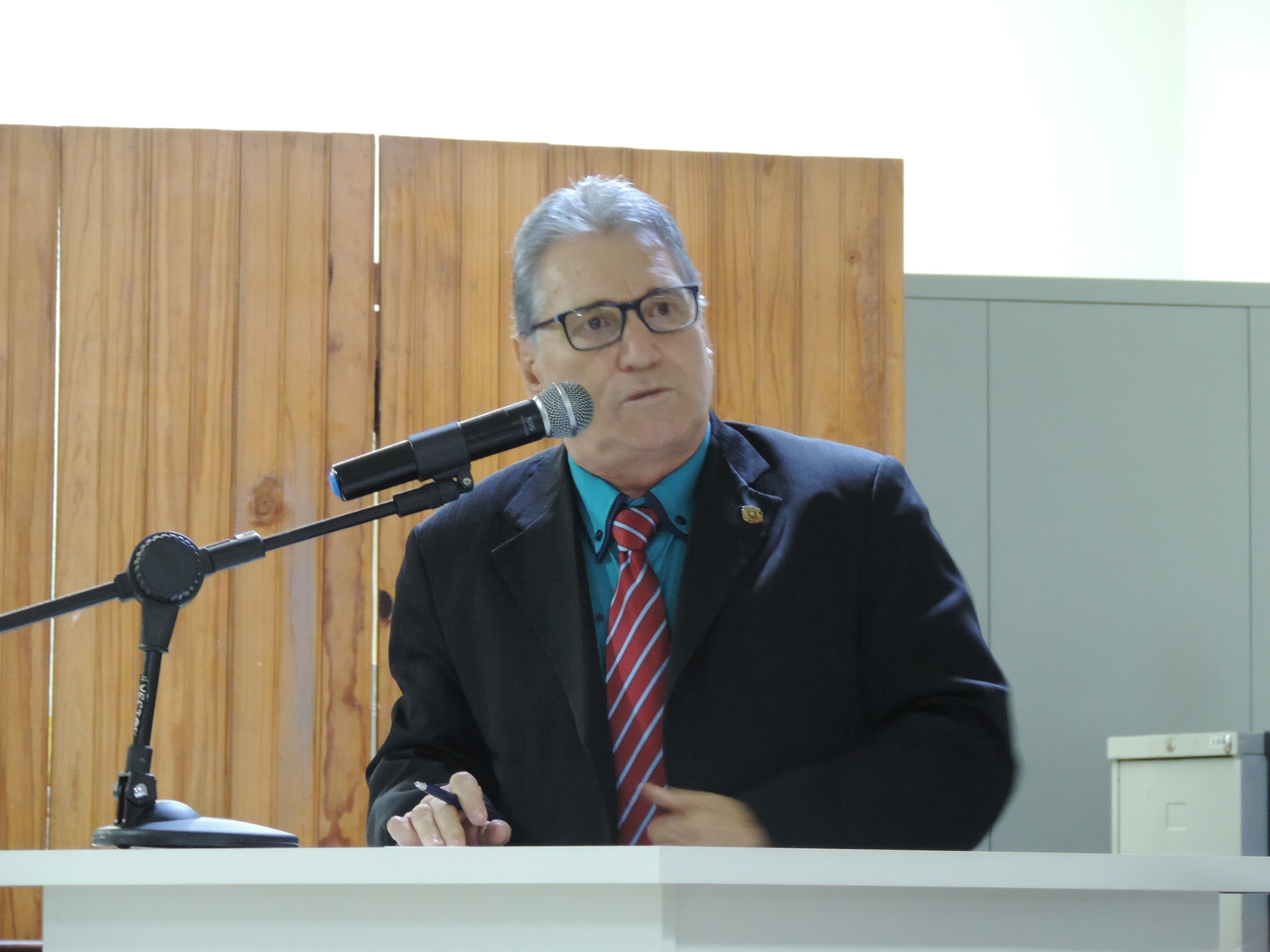 Vereador Nelsinho Luiz concede Título de "Cidadão Novo-horizontino" ao vereador Leandro Tadeu Lança