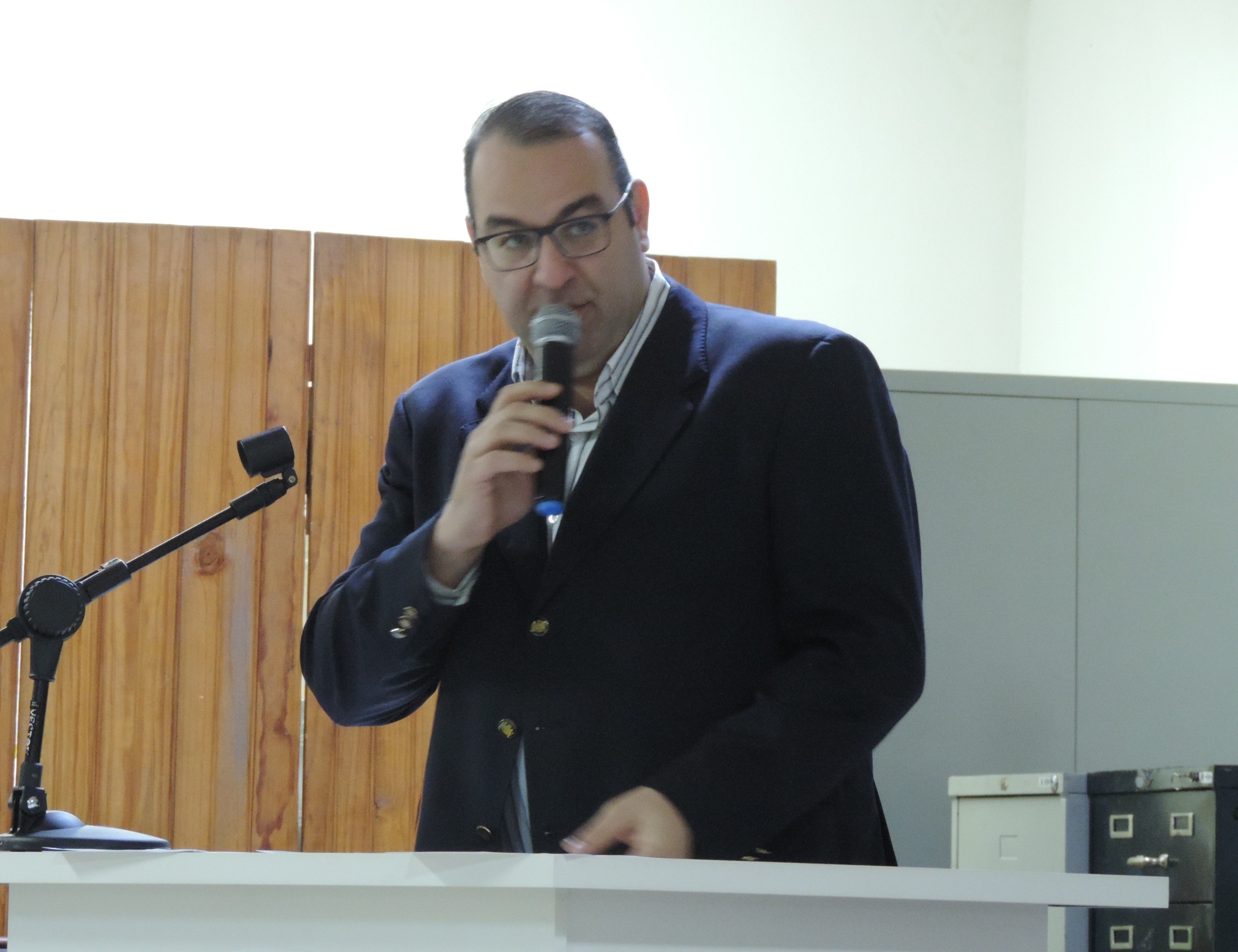 Vereador Amilcar Raphe solicita ao Executivo informação sobre possível aquisição de área para instalação de um novo cemitério