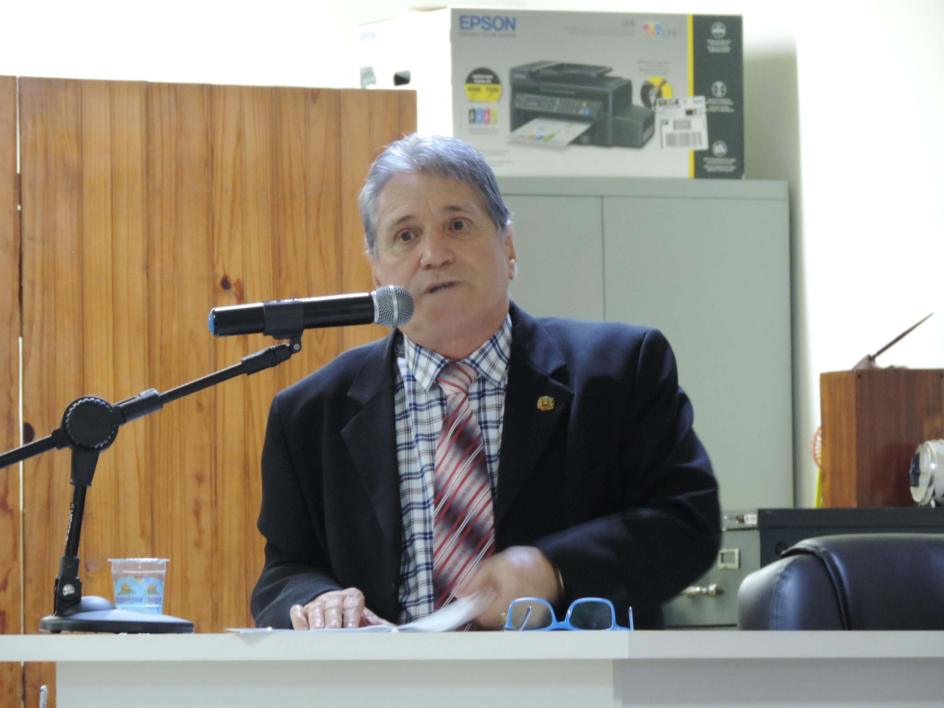 Vereador Nelsinho Luiz apresenta Moção de Aplausos ao Cabo PM Alexandre Diniz Miron facilitador do Proerd