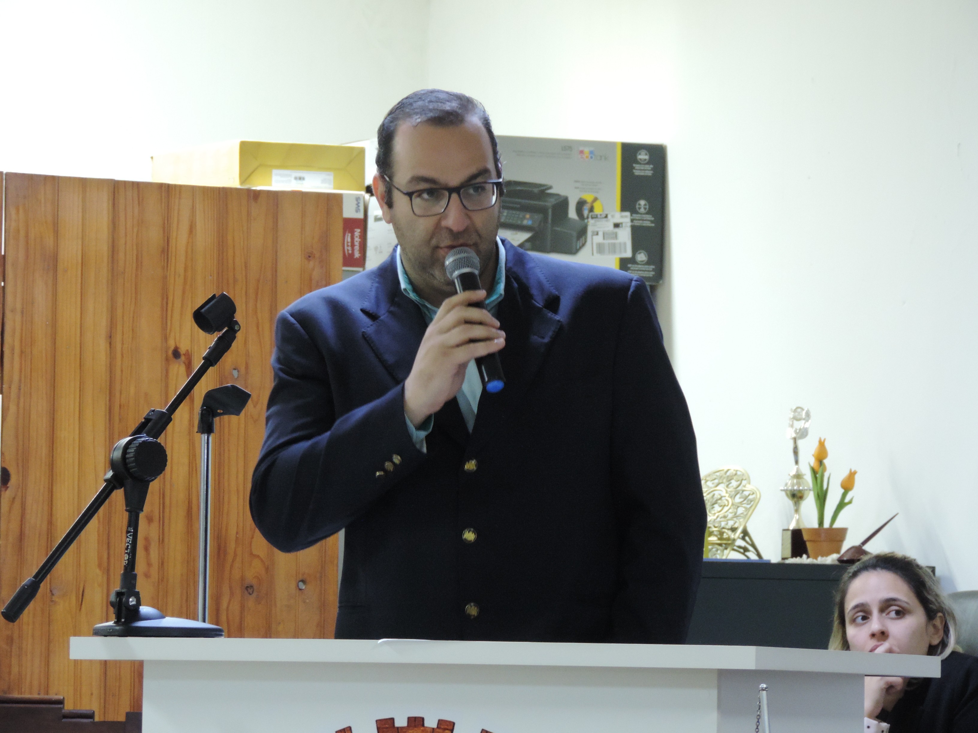 Vereador Amilcar Raphe apresenta Moção de Aplausos à jovem autora Louise Cinciareli Sarracine