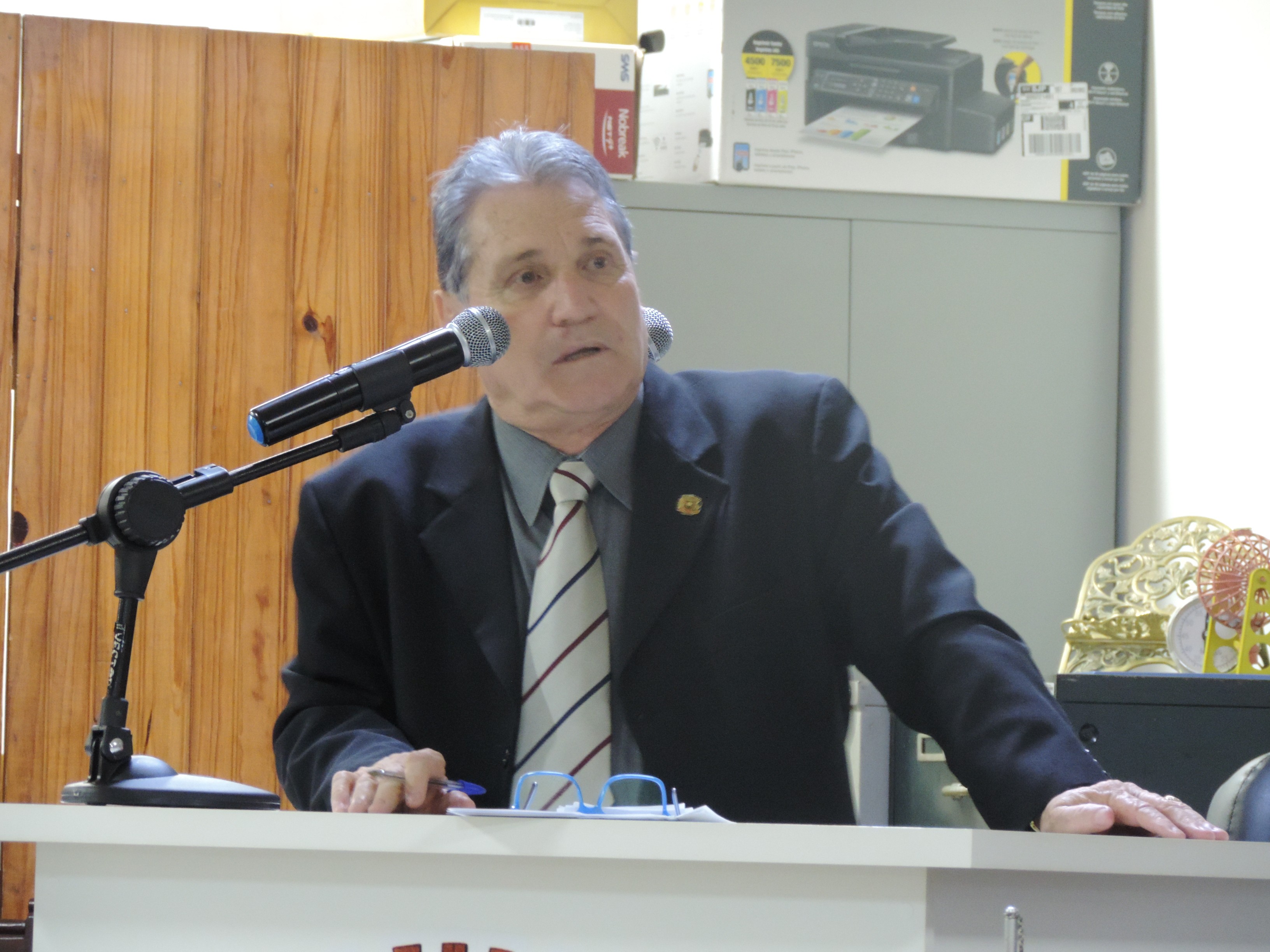 Vereador Nelsinho Luiz solicita ao Executivo informação sobre o valor que a Prefeitura irá receber do banco que processará o pagamento dos servidores públicos