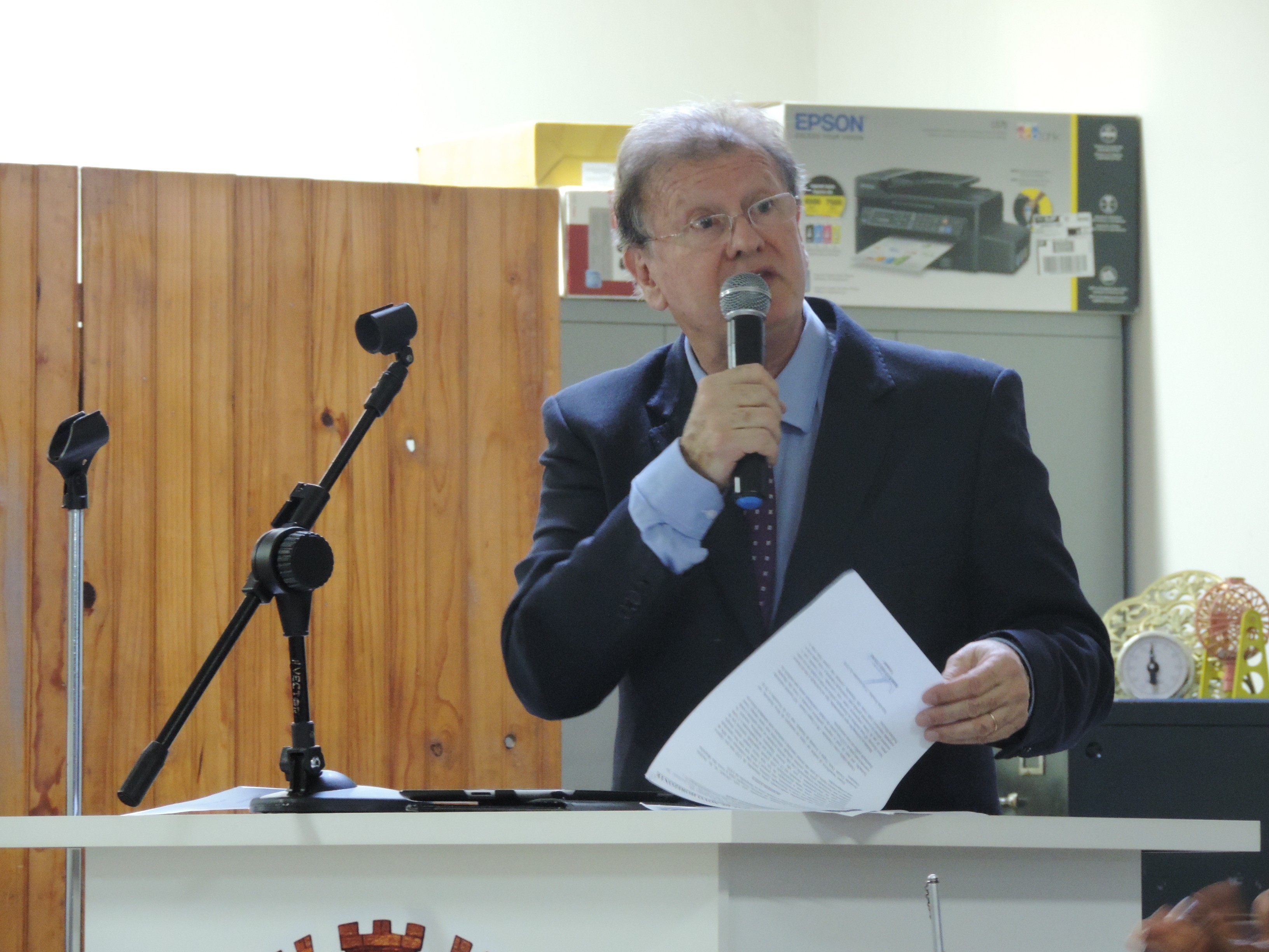 Vereador Roberto Melchiori solicita ao Executivo informações sobre servidores da Prefeitura e contratados através de convênios com a Santa Casa