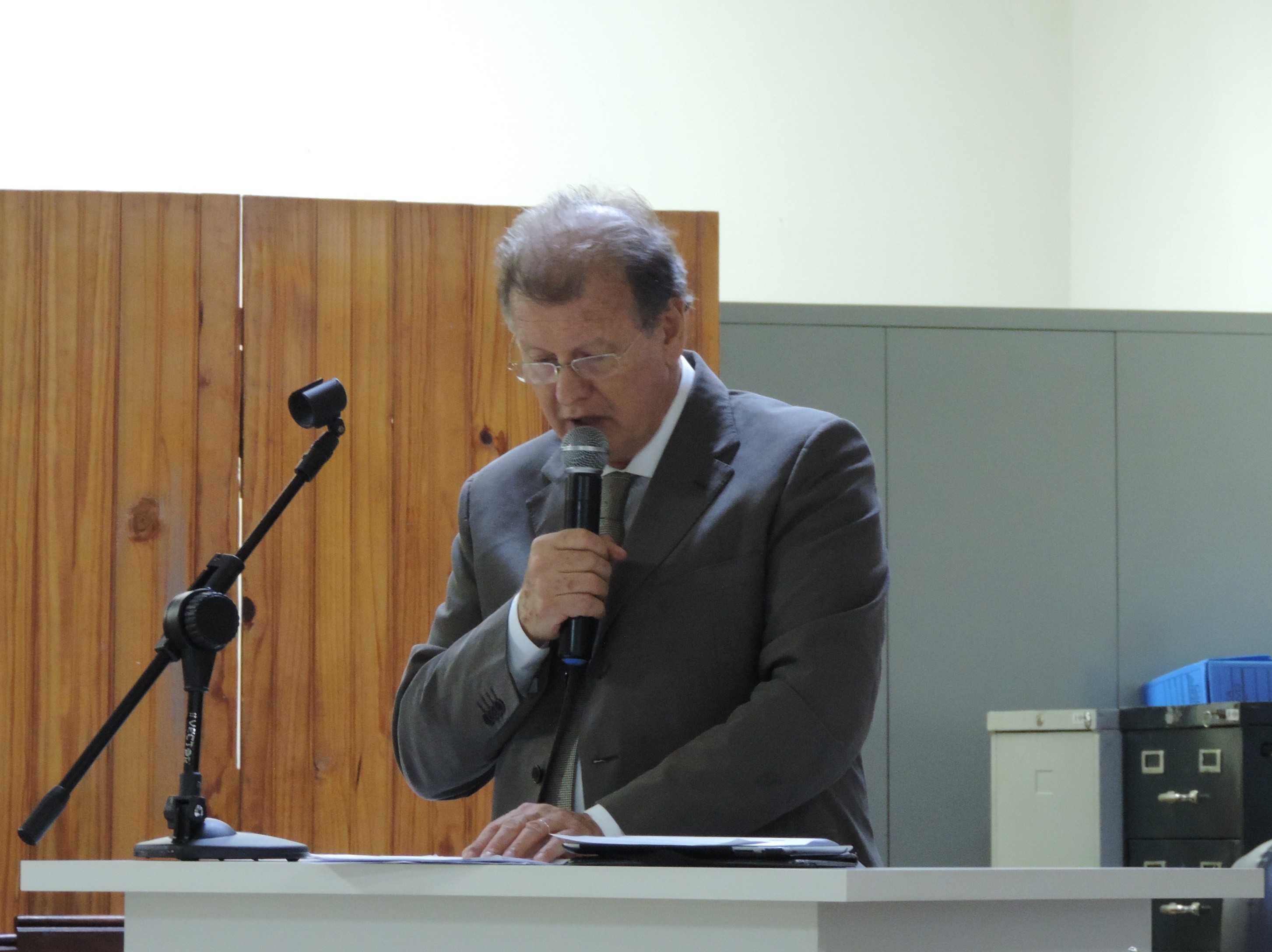 Vereador Roberto Melchiori solicita ao Executivo inclusão de provas práticas em concursos públicos realizados no Município