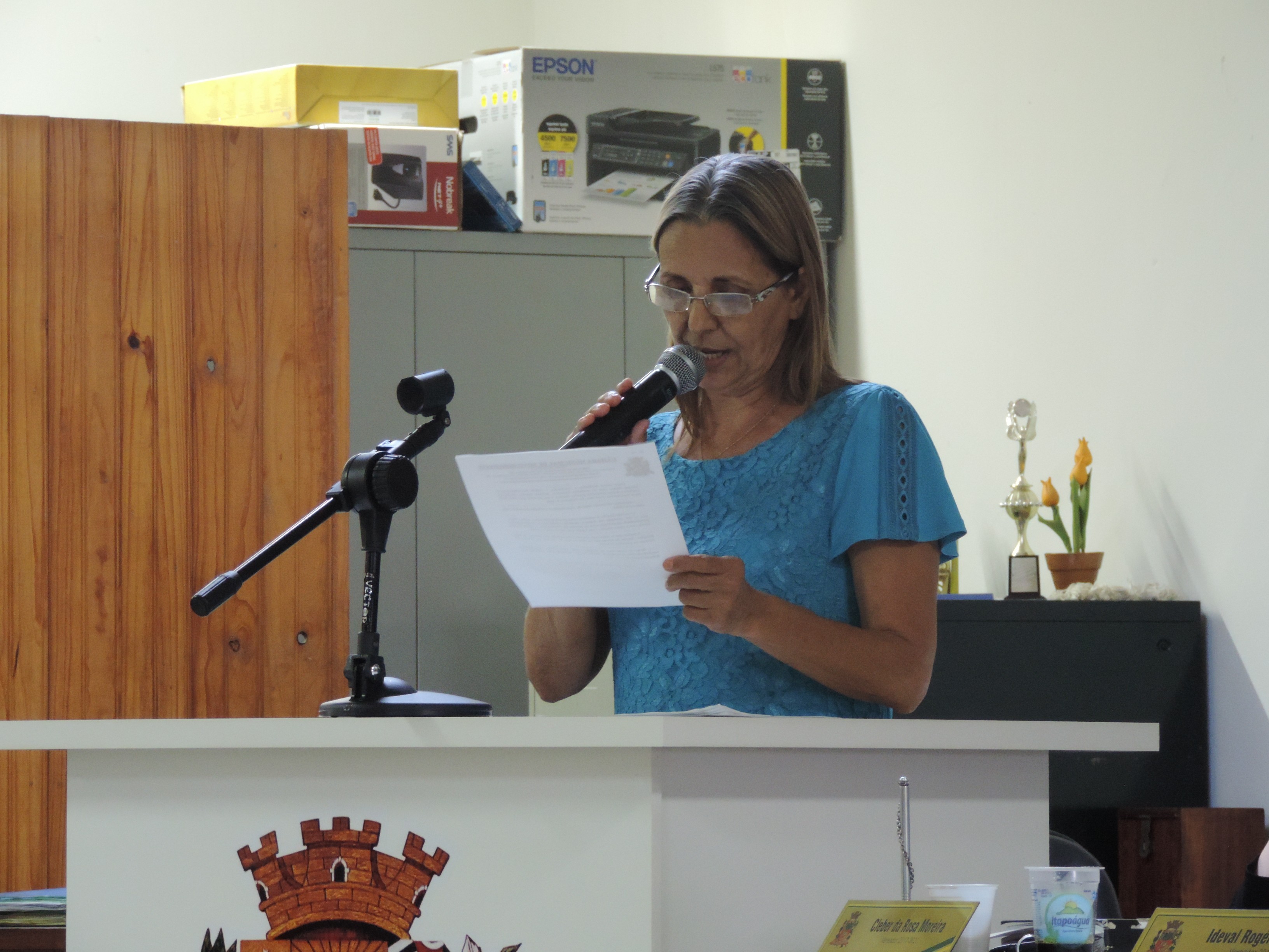 Vereadora Sônia Canato solicita ao Executivo reconstrução de passagem de água pluvial no cruzamento de vias no Jardim Santa Clara