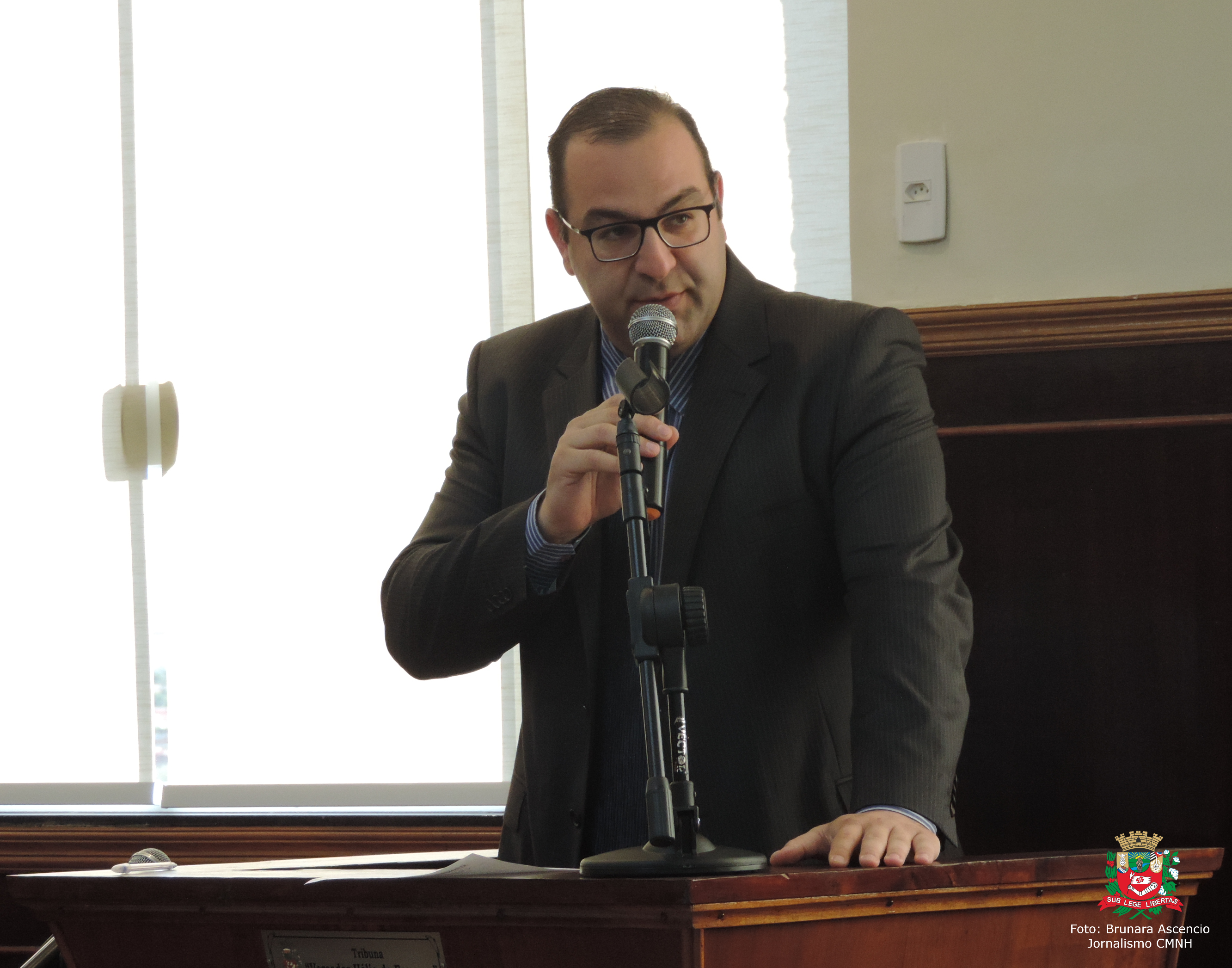 Vereador Amilcar Raphe solicita ao DER providências com relação à poça d’água que se forma na Rodovia Cezário José de Castilho