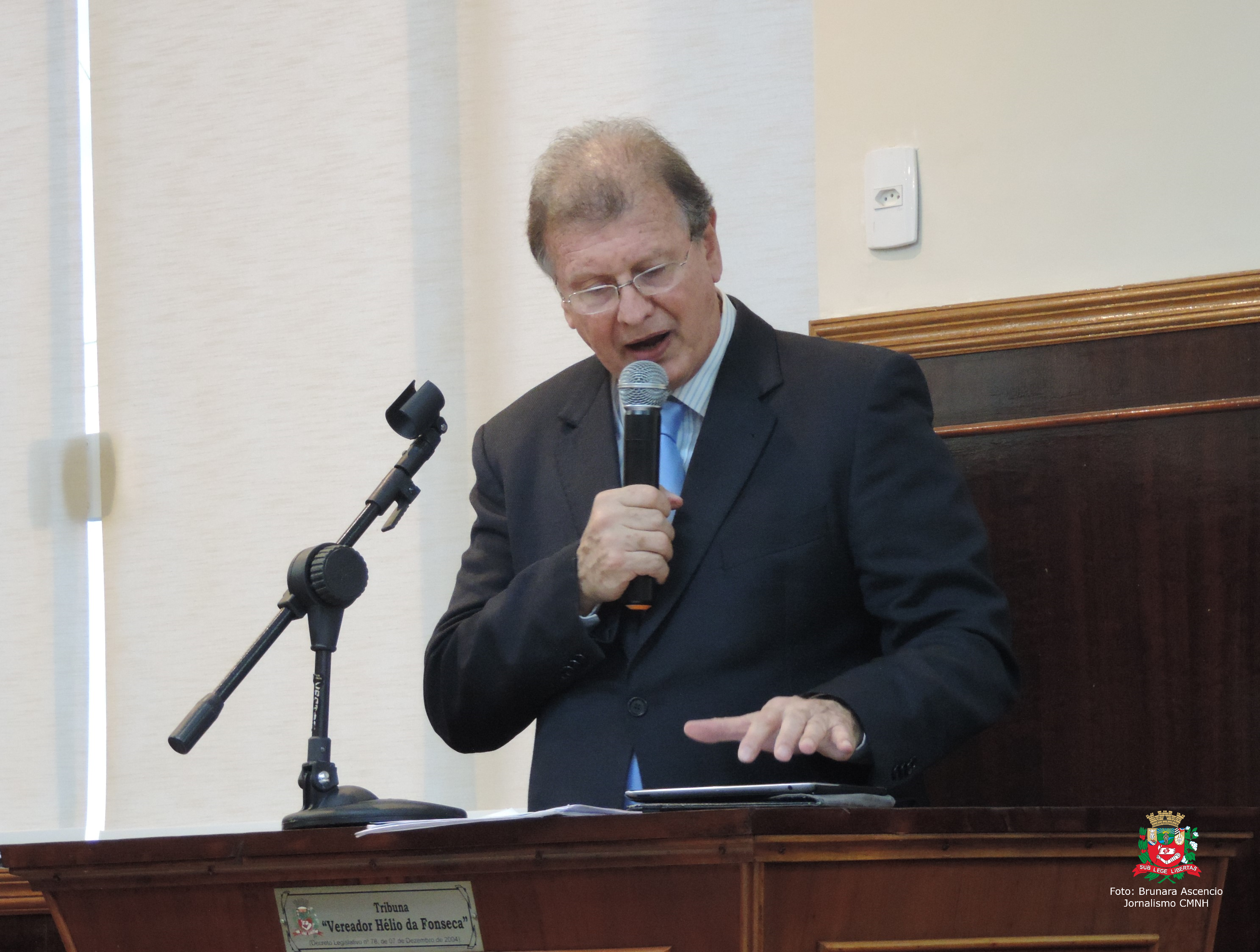 Vereador Roberto Melchiori solicita ao Executivo Municipal serviço de tapa-buracos em via do Jardim Popular