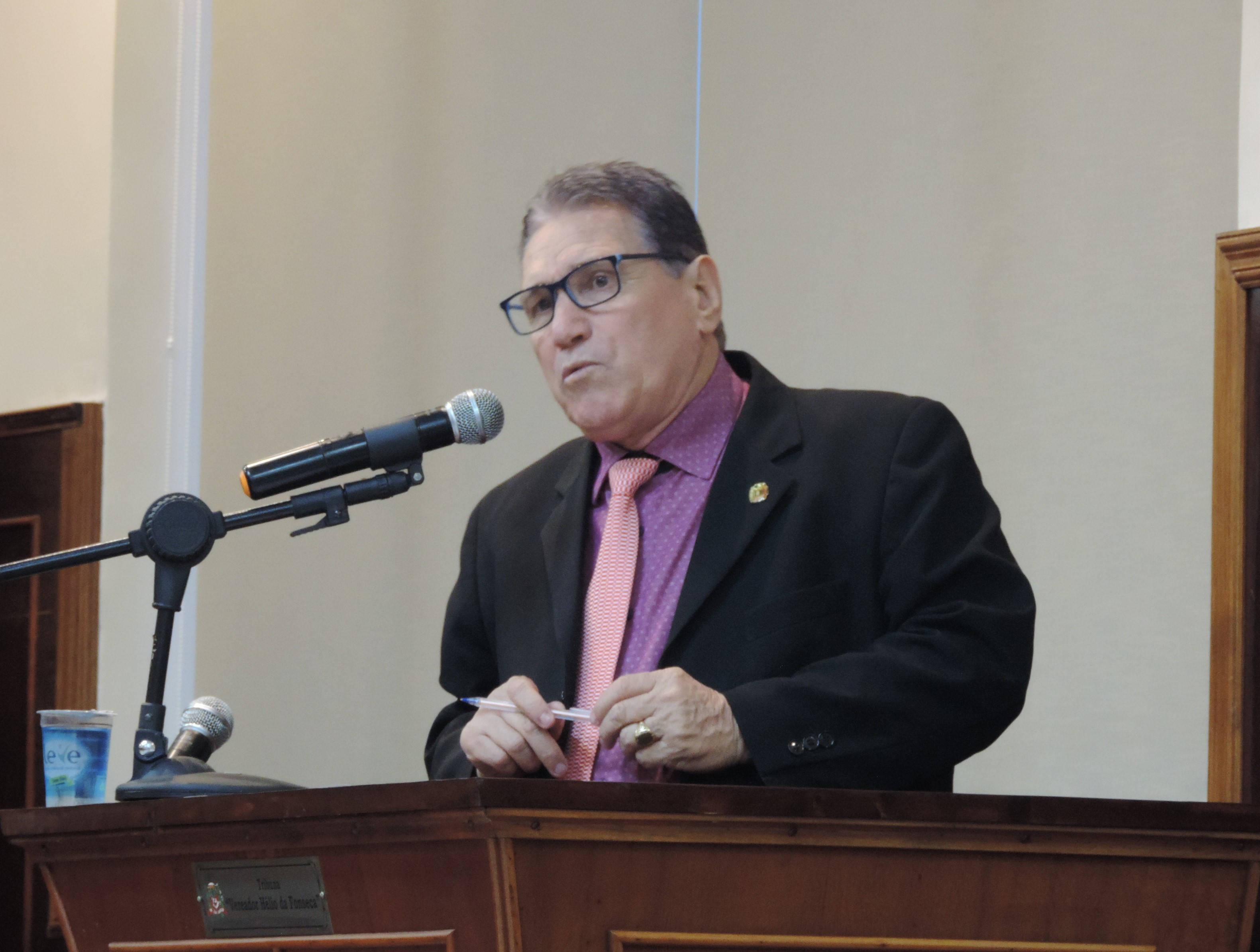  Vereador Nelsinho Luiz solicita ao Executivo Municipal serviço tapa-buracos em via pública próxima à Avenida Domingos Baraldo