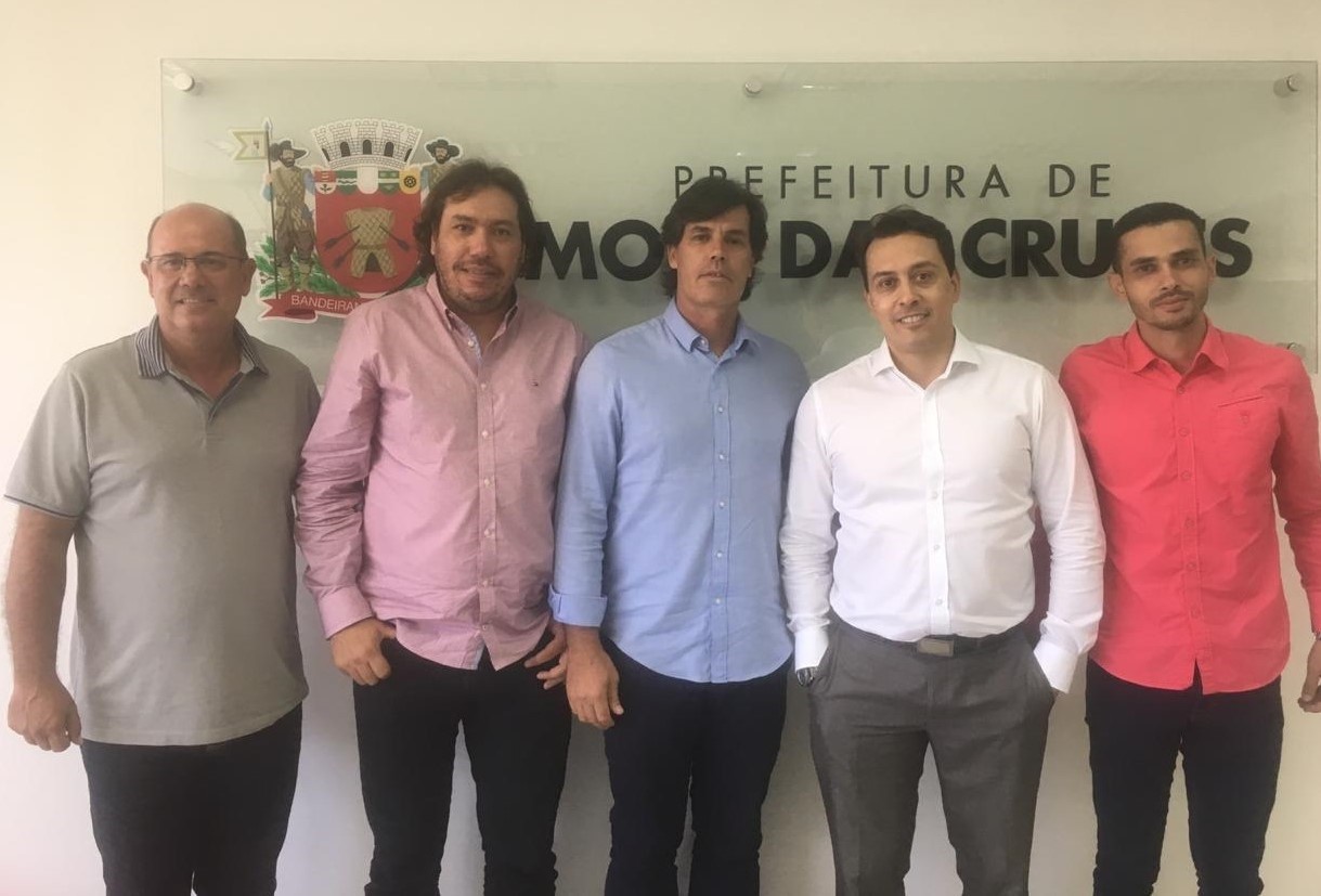 Vereadores Cleber Gaúcho e Douglas Alex visitam cemitério municipal de Mogi das Cruzes e gabinete de deputado na Alesp