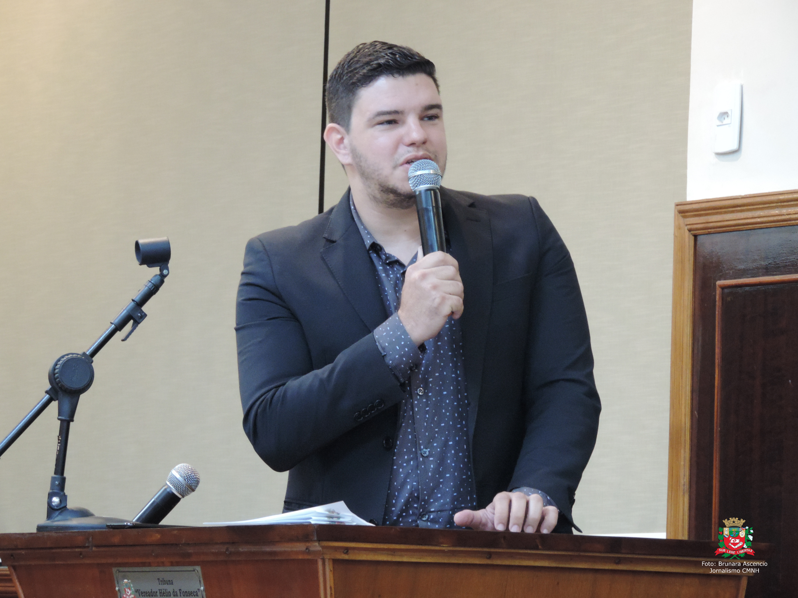 Vereador Pastor Celso solicita ao Executivo Municipal inclusão de assistentes sociais e psicólogos nas escolas públicas municipais