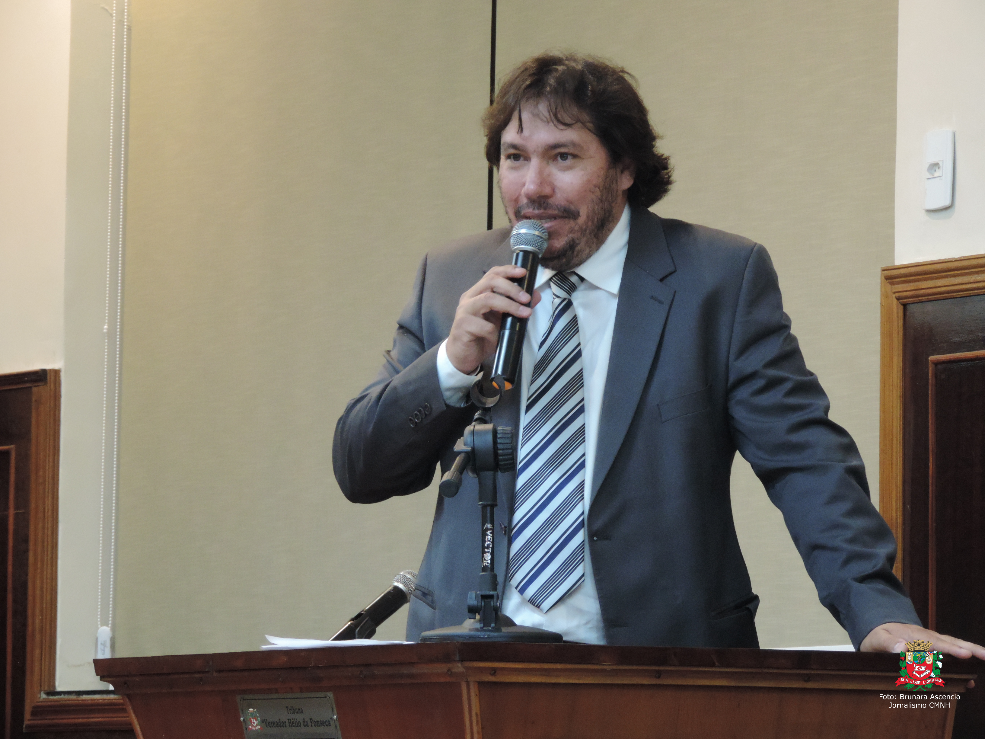 Vereador Locutor Douglas Alex apresenta Moção de Aplausos à Pamela Garcia Sapatilhas