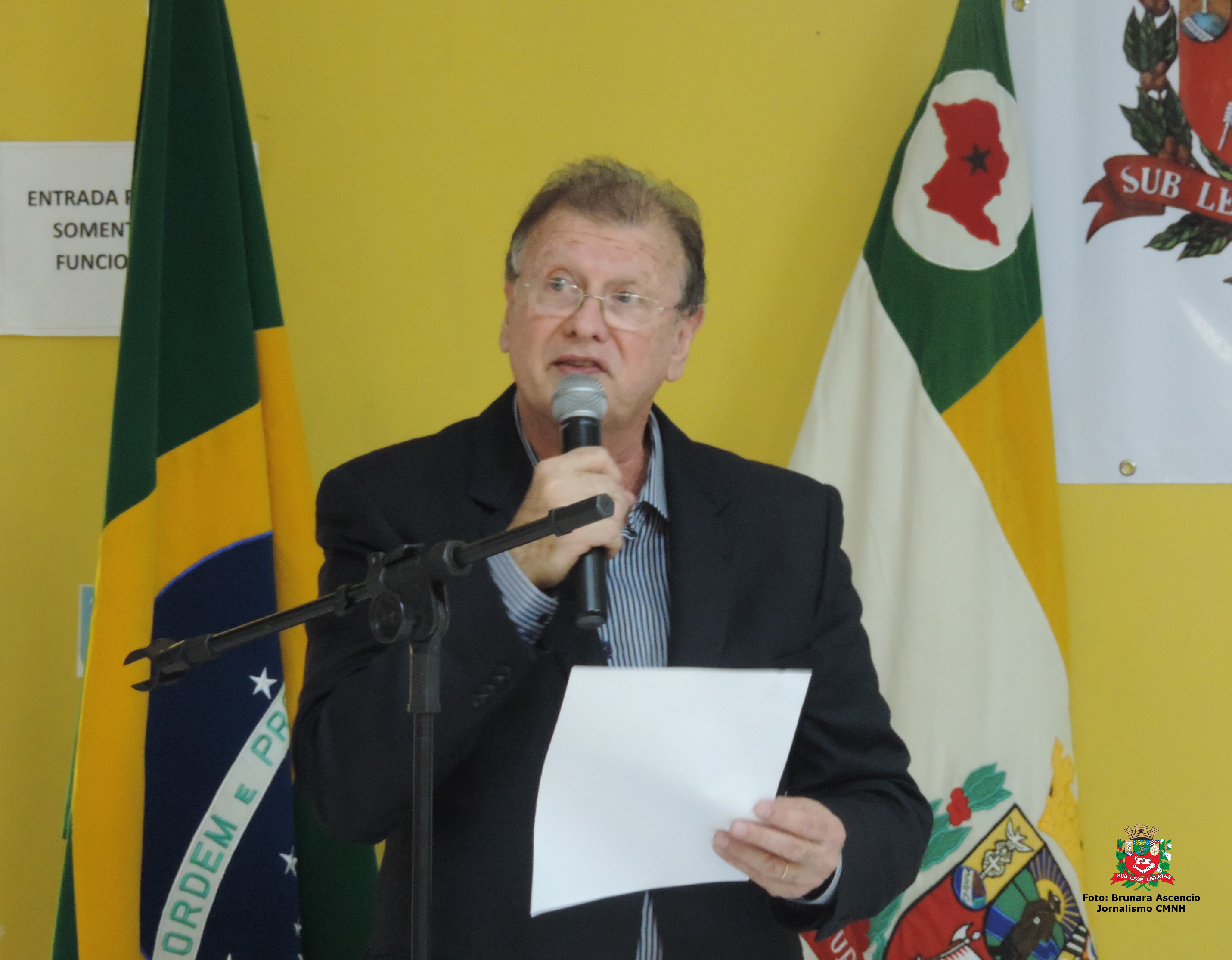 Vereador Roberto Melchiori solicita ao Executivo Municipal informações sobre edificações e terrenos desprovidos de calçamento