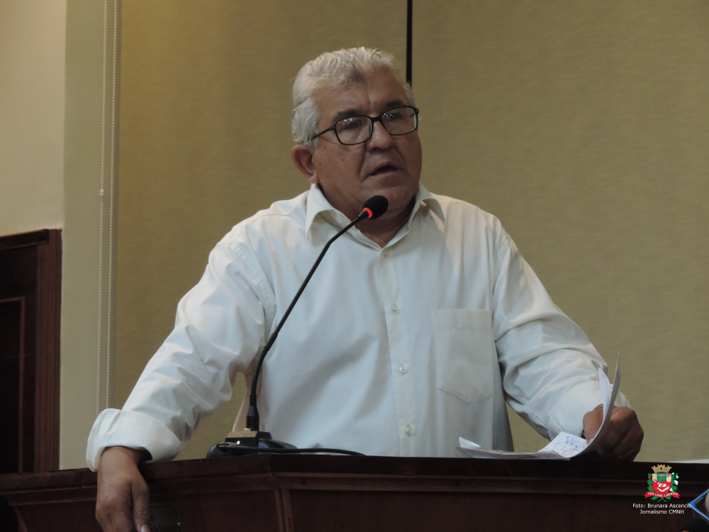 Vereador Jair Gordo solicita ao Executivo Municipal informação sobre permanência de servidor durante o funcionamento do parquinho municipal