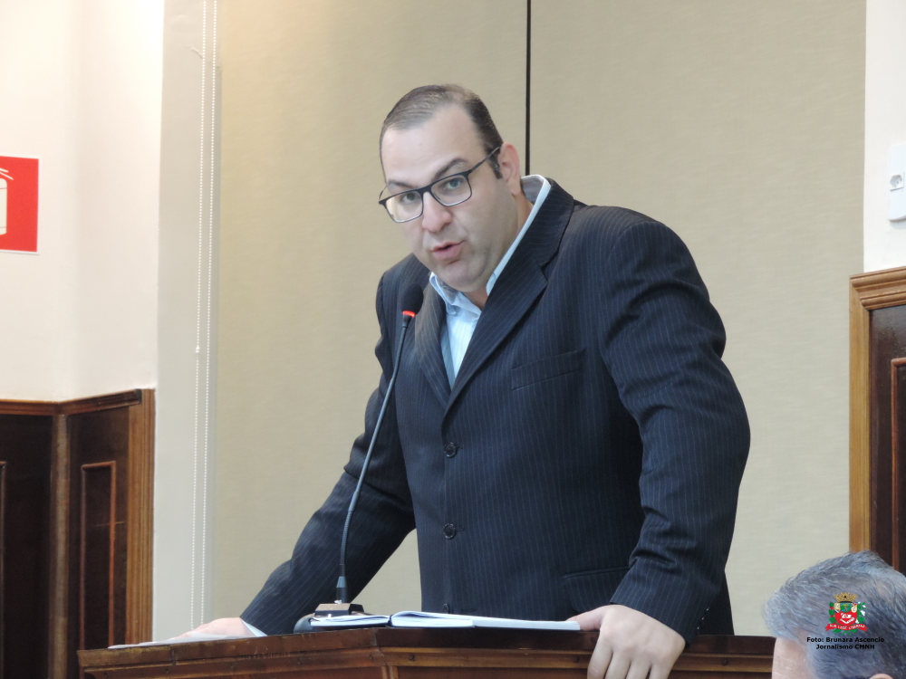 Vereador Amilcar Raphe solicita ao Executivo Municipal instalação de semáforo no cruzamento da Avenida da Saudade com a Rua Rui Barbosa