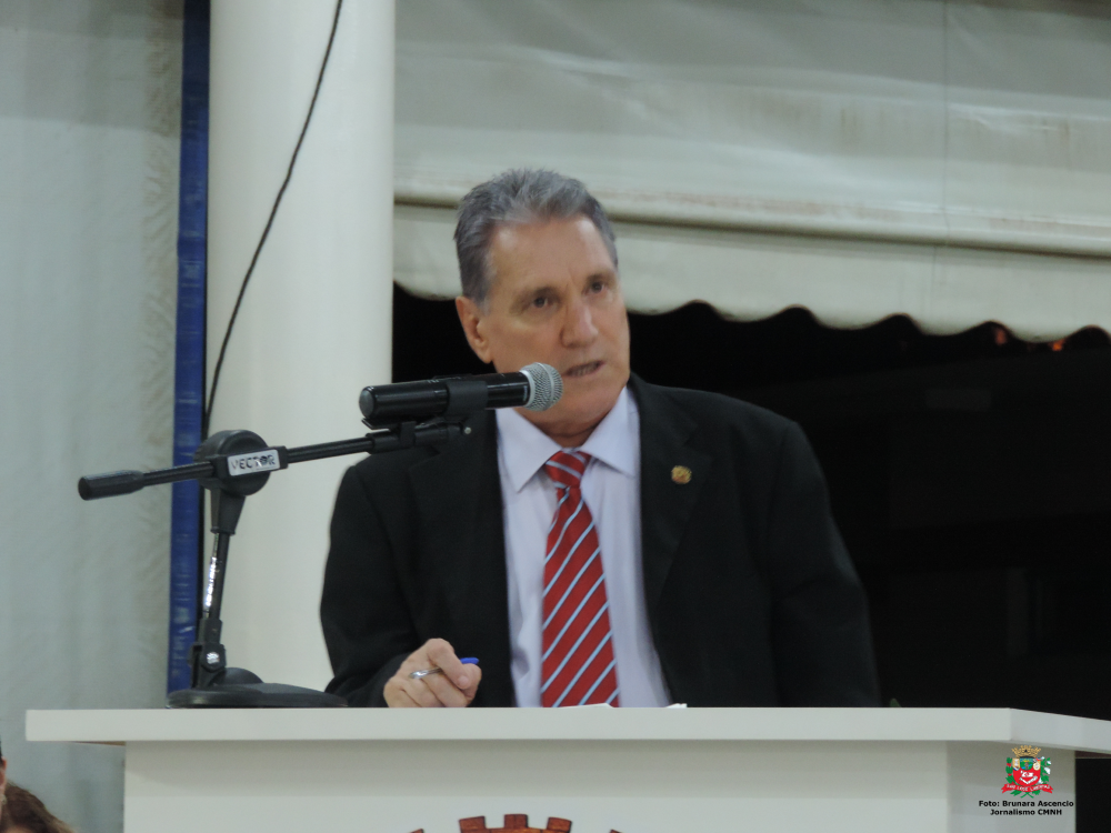 Vereador Nelsinho Luiz solicita ao Executivo Municipal instalação de grade de proteção em bueiro localizado no cruzamento de vias na Vila Patti