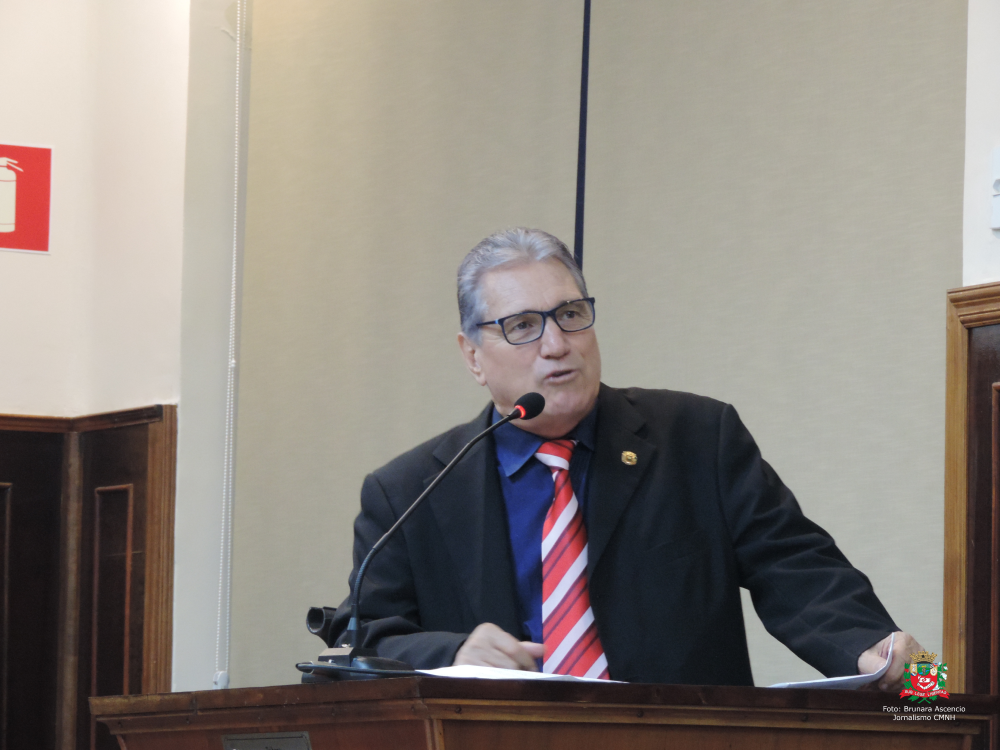 Vereador Nelsinho Luiz solicita ao Executivo Municipal providências com relação aos animais abandonados no Município