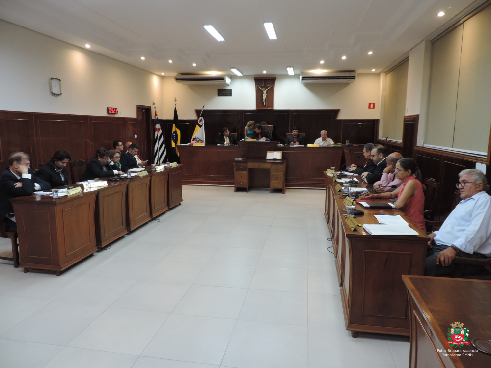 Plenário analisou 16 proposituras na sessão ordinária de segunda-feira