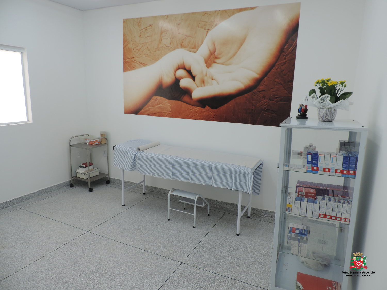 Vereador Nelsinho Luiz entrega Moção de Aplausos ao Dr. Leonel Aparecido Siqueira