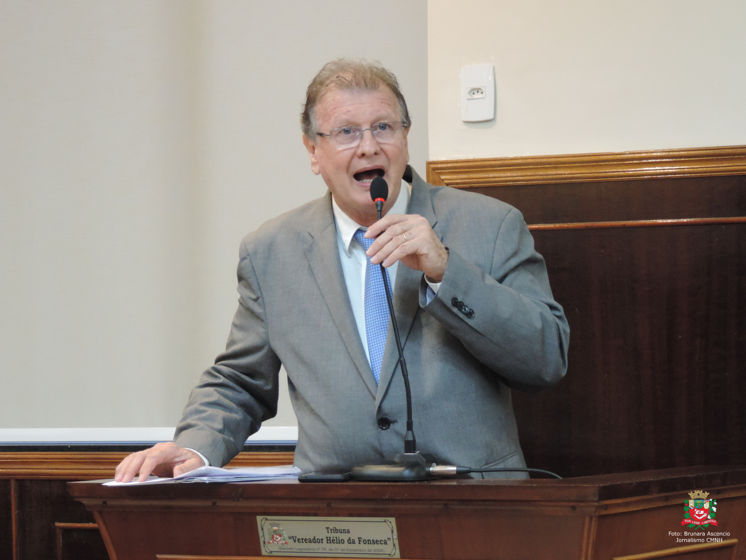 Vereador Roberto Melchiori solicita ao Executivo Municipal instalação de faixas para pedestres no cruzamento de vias do Centro