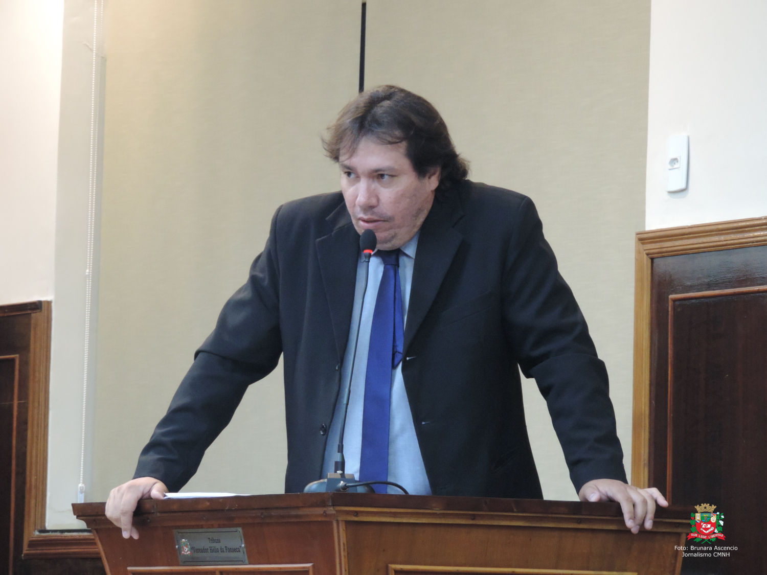 Vereador Locutor Douglas Alex solicita ao Prefeito Municipal cópias de multas relacionadas a falta de limpeza de terrenos no Município