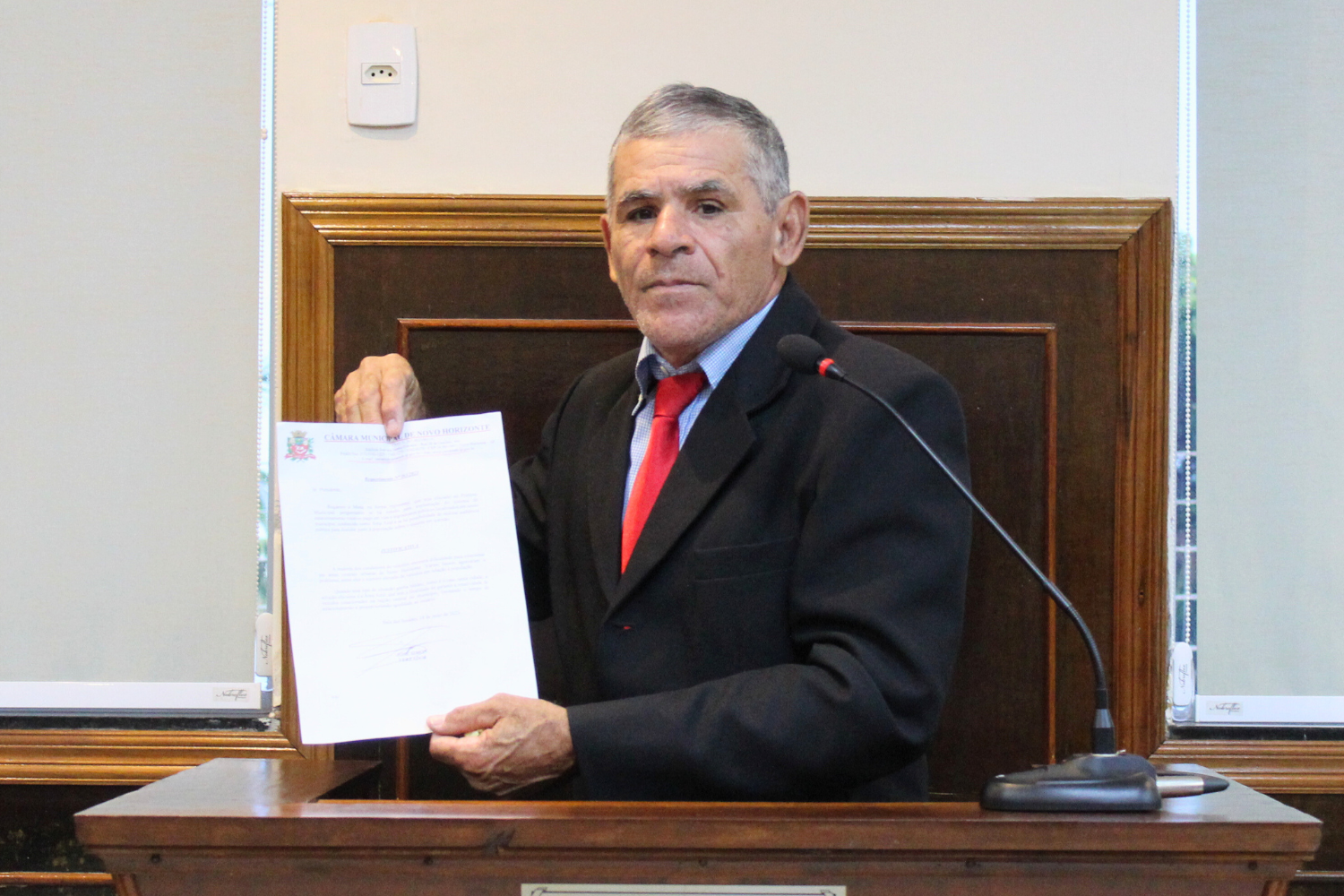 Vereador Casadinho solicita ao Prefeito Fabiano Belentani estudo e realização de Audiência Pública para analisar viabilidade de implantação do sistema de estacionamento rotativo pago no Município