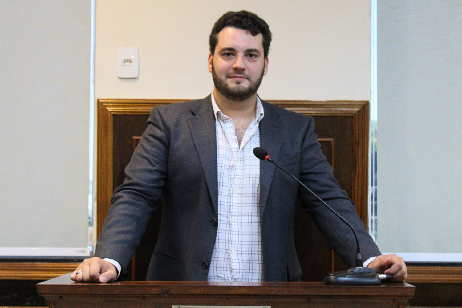 Vereador Tiago Rocca solicita ao Prefeito Fabiano Belentani lista de recursos federais e estaduais recebidos pelo Município em 2023