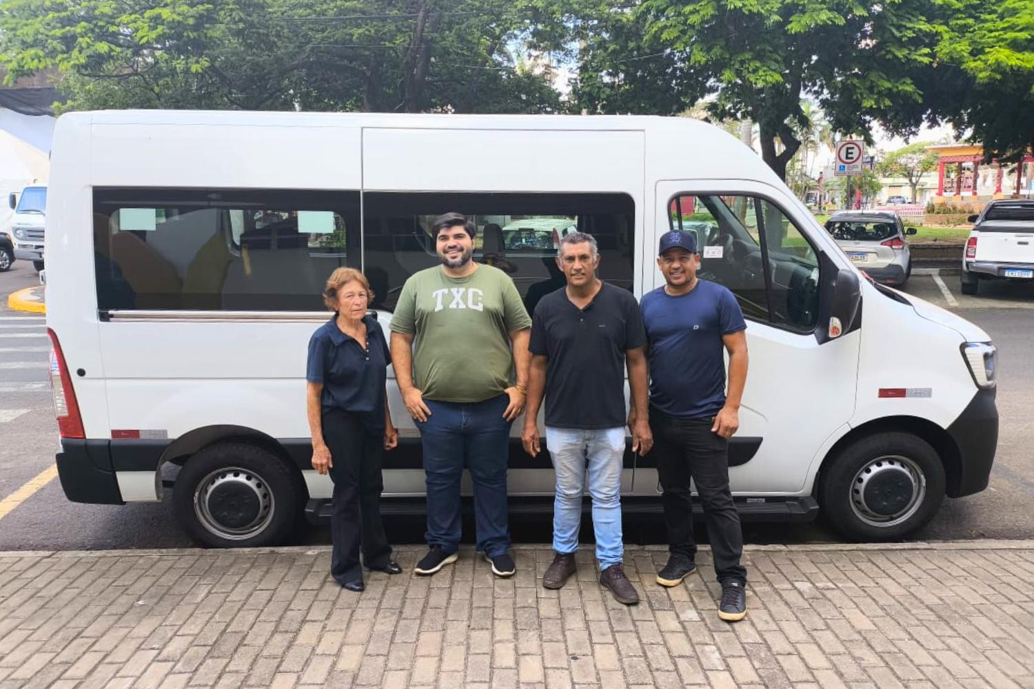 Emenda Impositiva dos Vereadores Arnaldo, BGO, Ivone, Raí e Sônia viabilizou aquisição de van para o Setor de Transporte Sanitário da Secretaria Municipal de Saúde