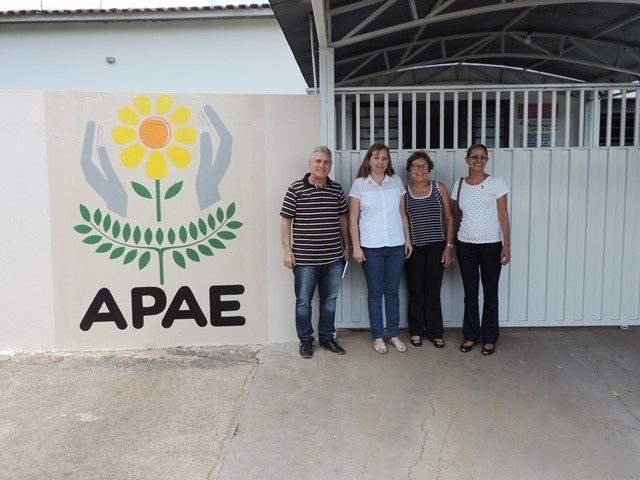 Projeto Câmara Visita: Vereadores conhecem estrutura e funcionamento da APAE